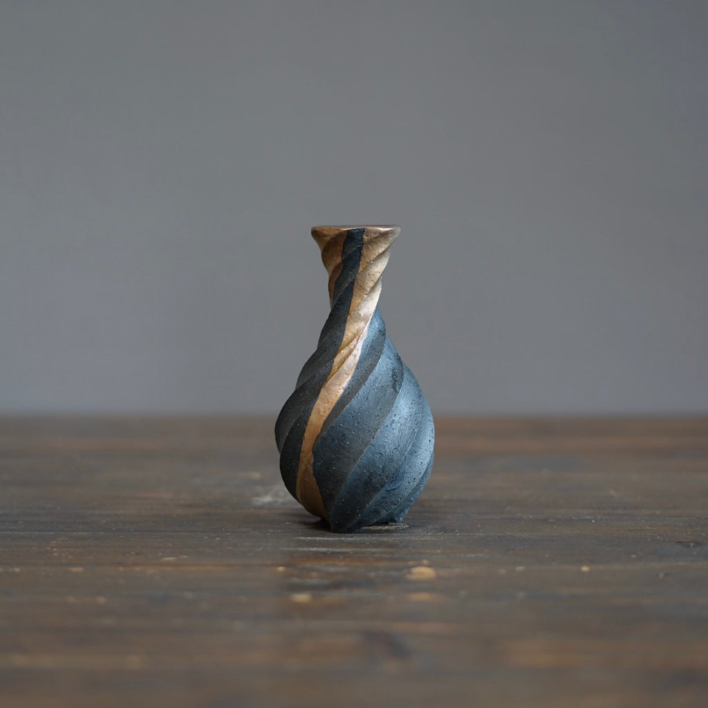 Twisted Gold Flower Vase #OMT128A