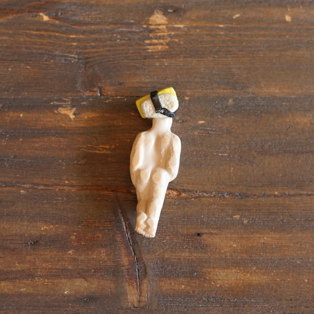 TAMAGO Sushi Lady Chopstick Rest #MA148A