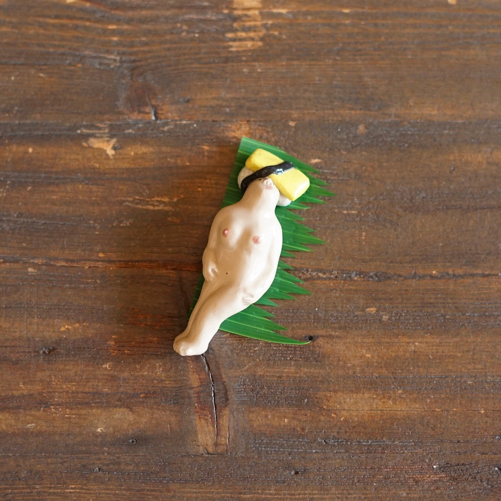 TAMAGO Sushi Lady Chopstick Rest #MA148B