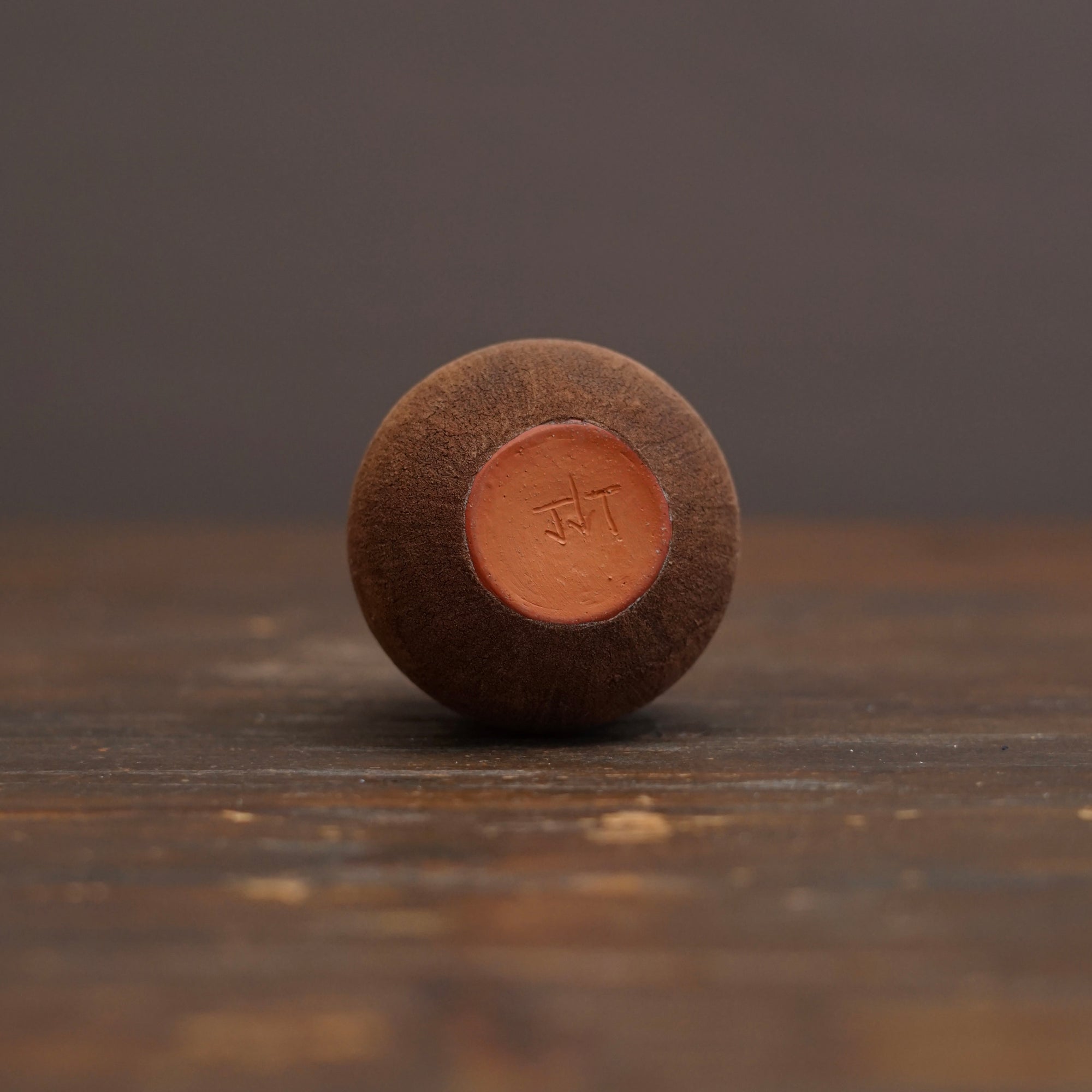 Chestnut / Chocolota Mini Dino Vase #JT446A