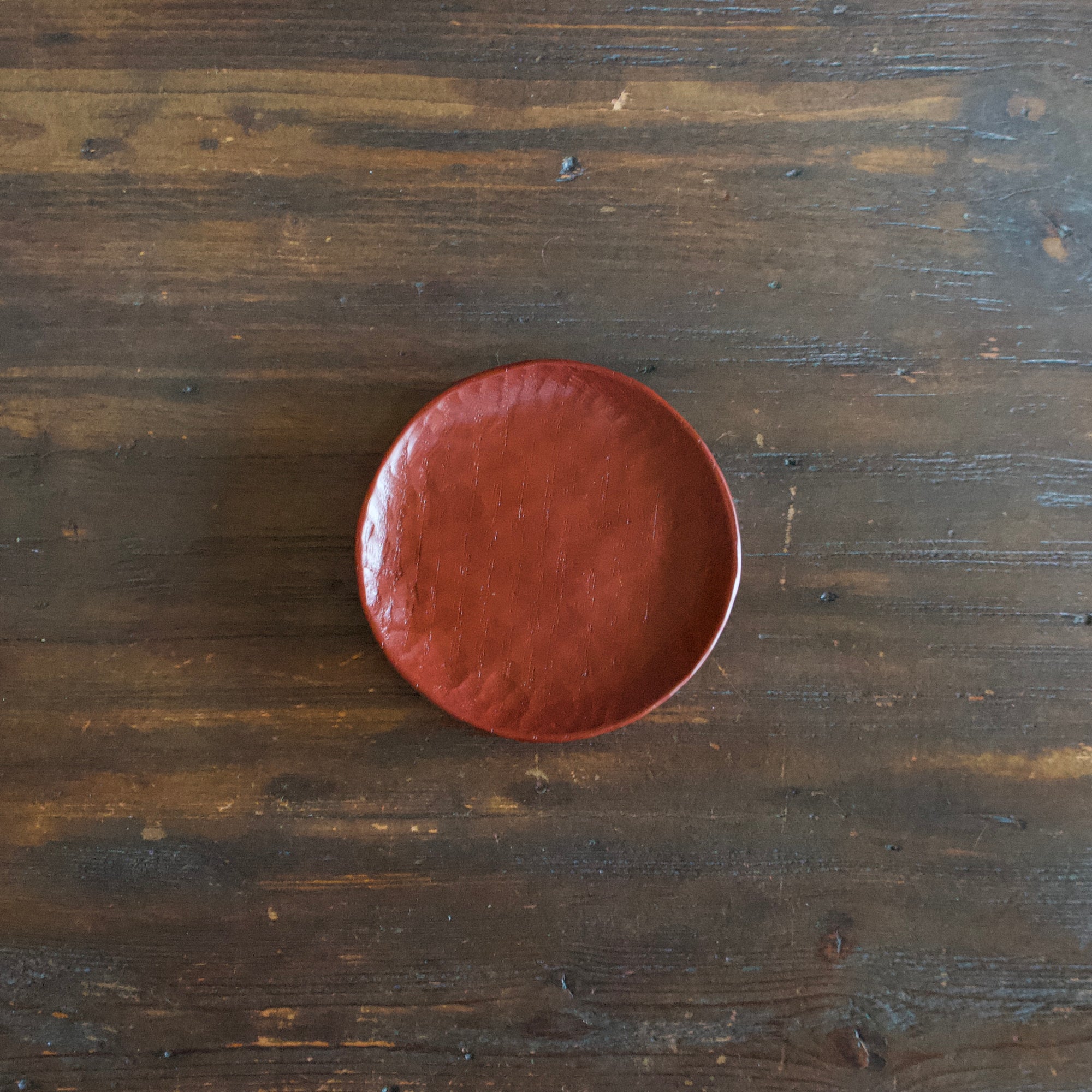 Small Red Hand Carved Circle Plate #YT8D