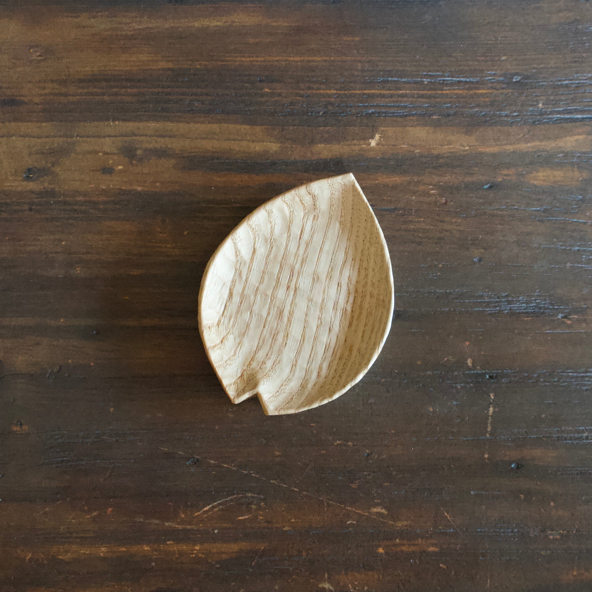 Small Hand Carved Petal Plate #YT6C