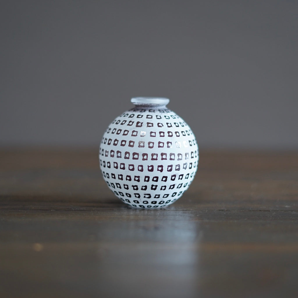 Frosted Black Globe Bud Vase #YY4