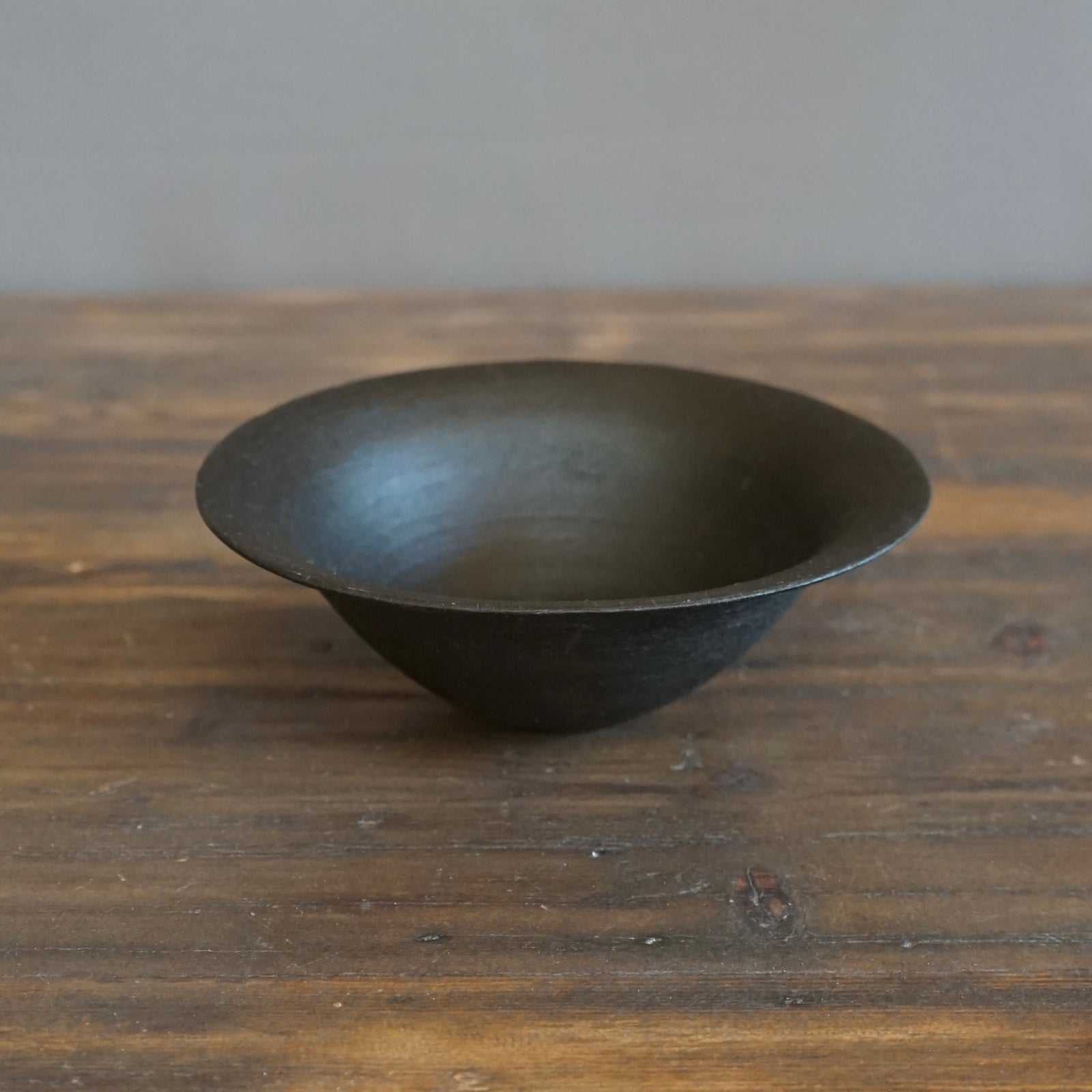 Lacquer Coated Rimmed Dessert Bowl #K01L