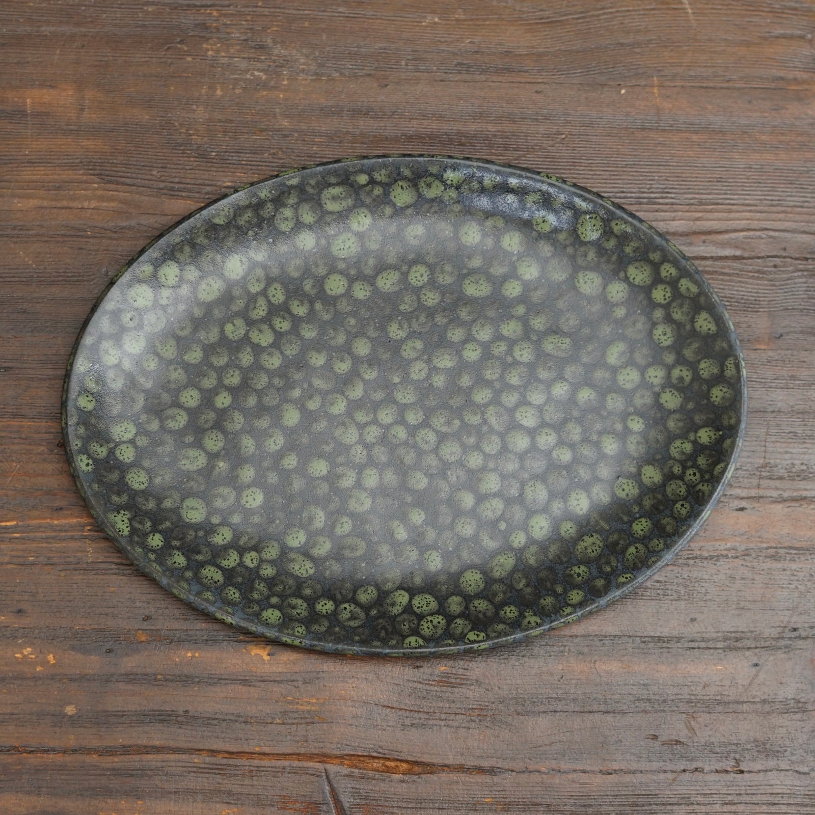 Green Dots Oval Plate #LK929C