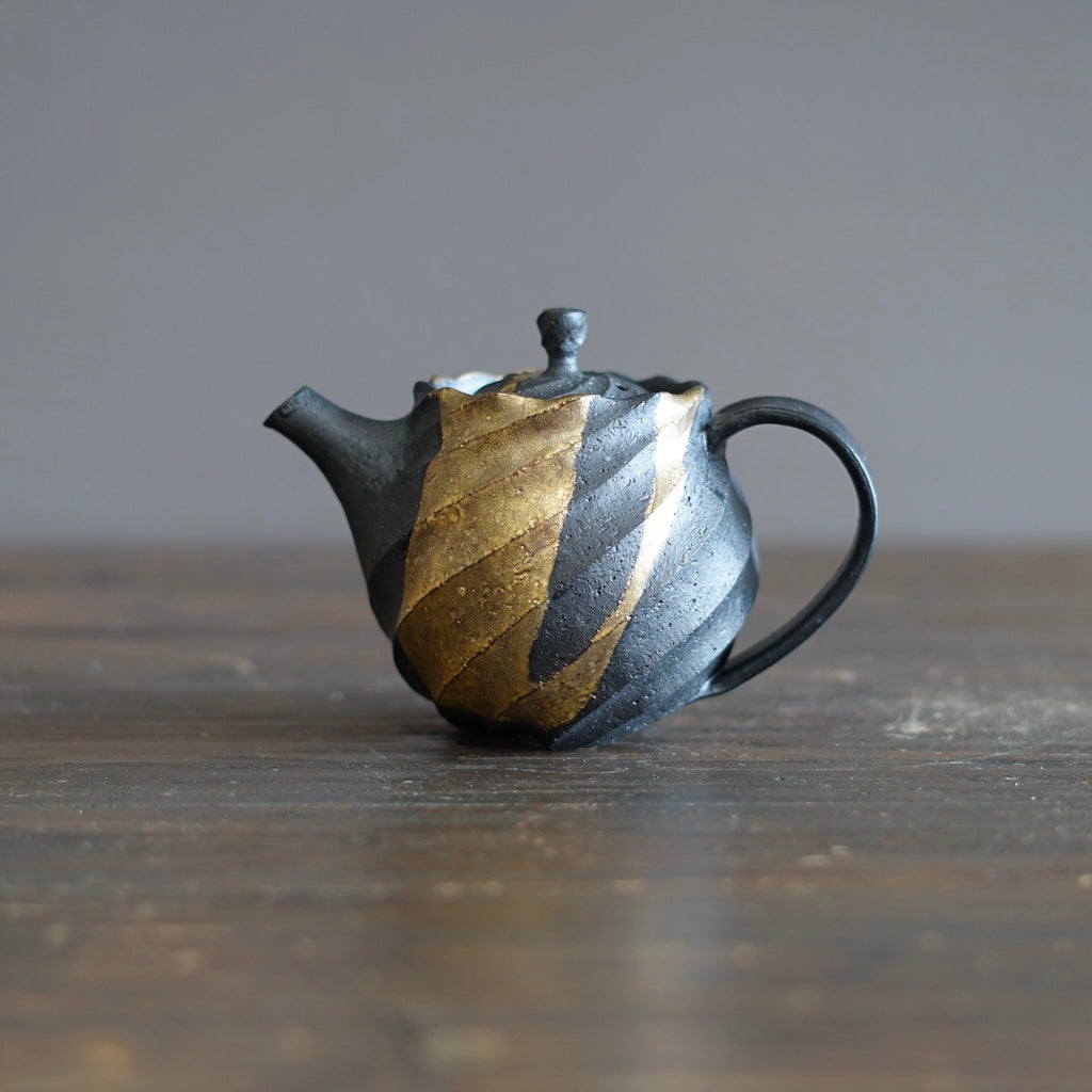 Twisted Gold Tea Pot #OMT119