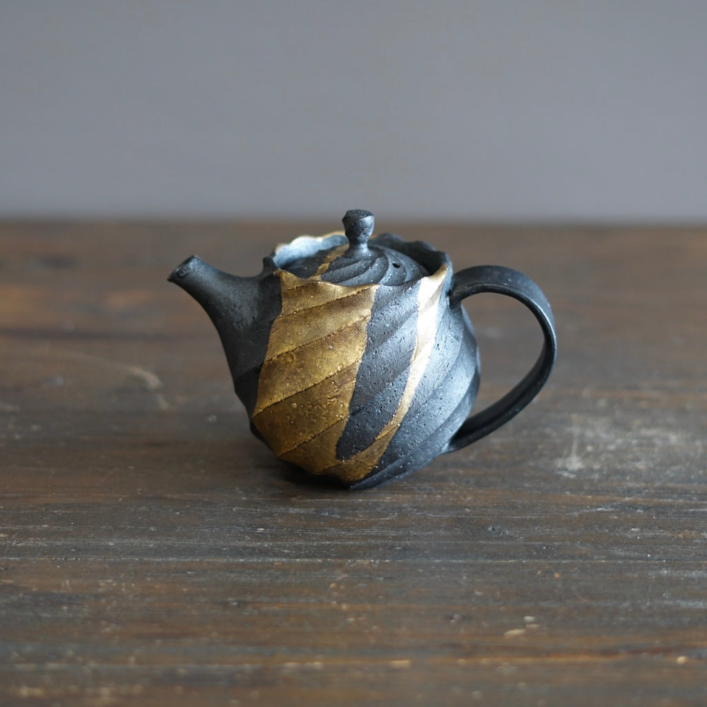 Twisted Gold Tea Pot #OMT119