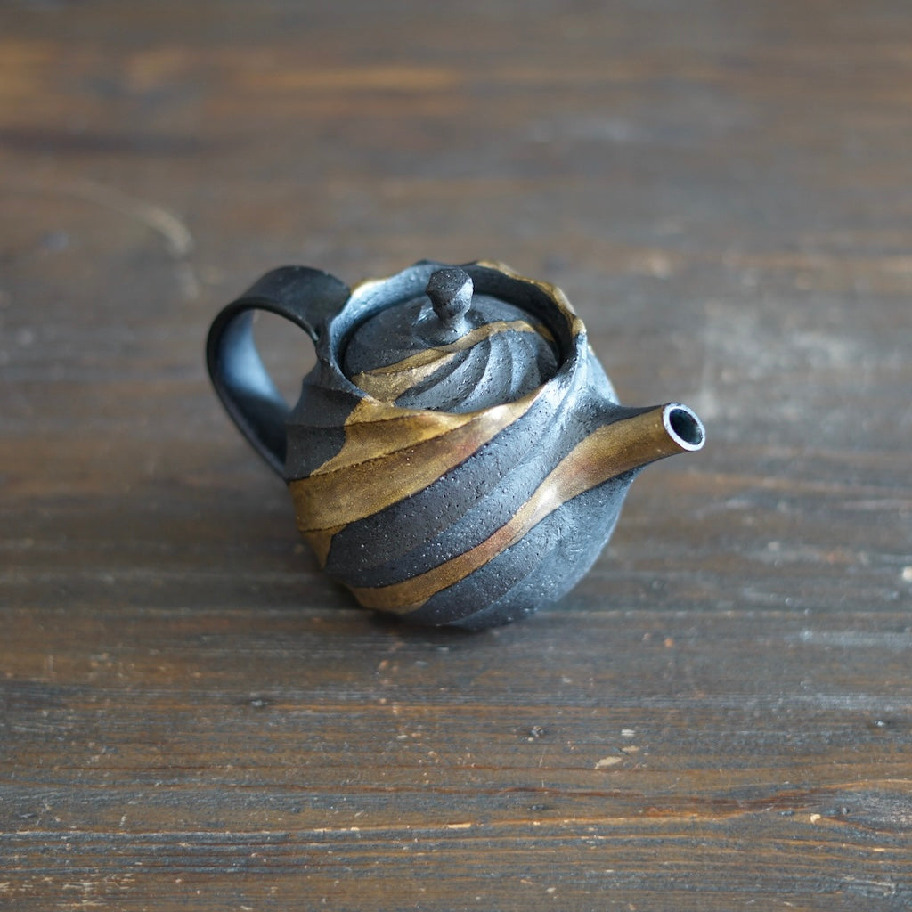 Twisted Gold Tea Pot #OMT119