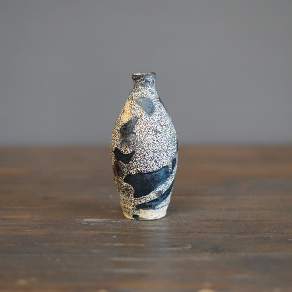 GYOKKAKU Bottle Vase #AK35C