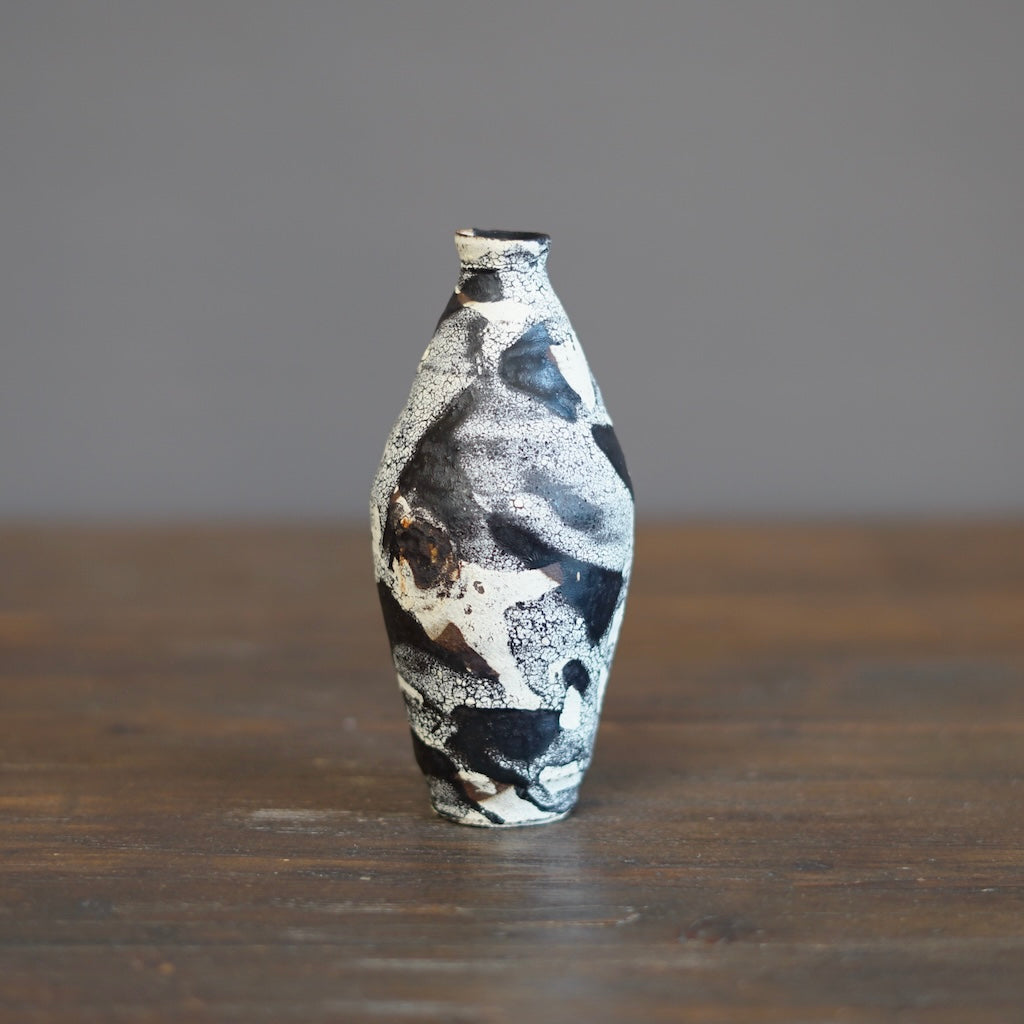 GYOKKAKU Bottle Vase #AK36A