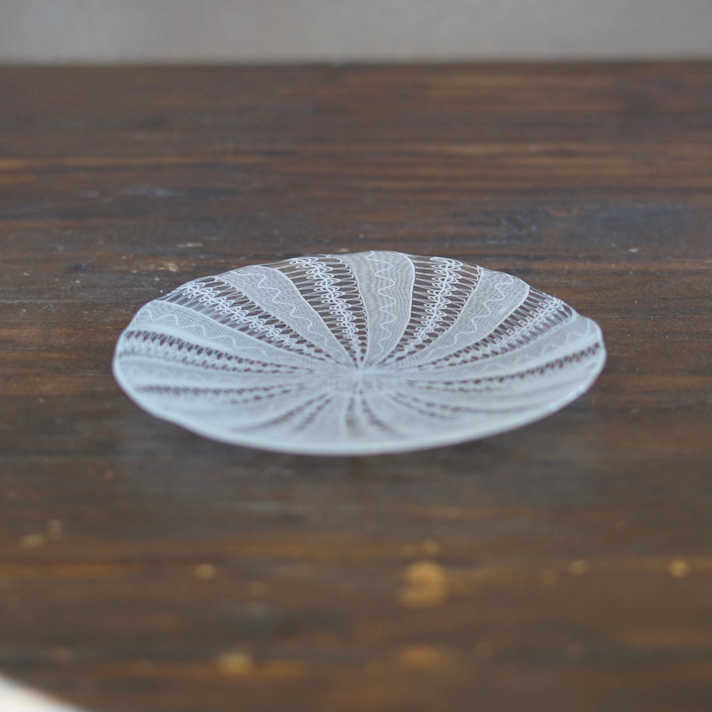 White Lace Glass Plate #U8A