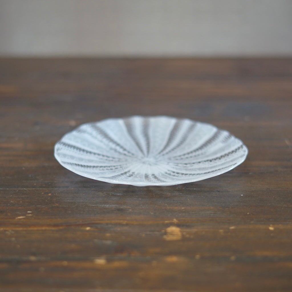 White Lace Glass Plate #U8B