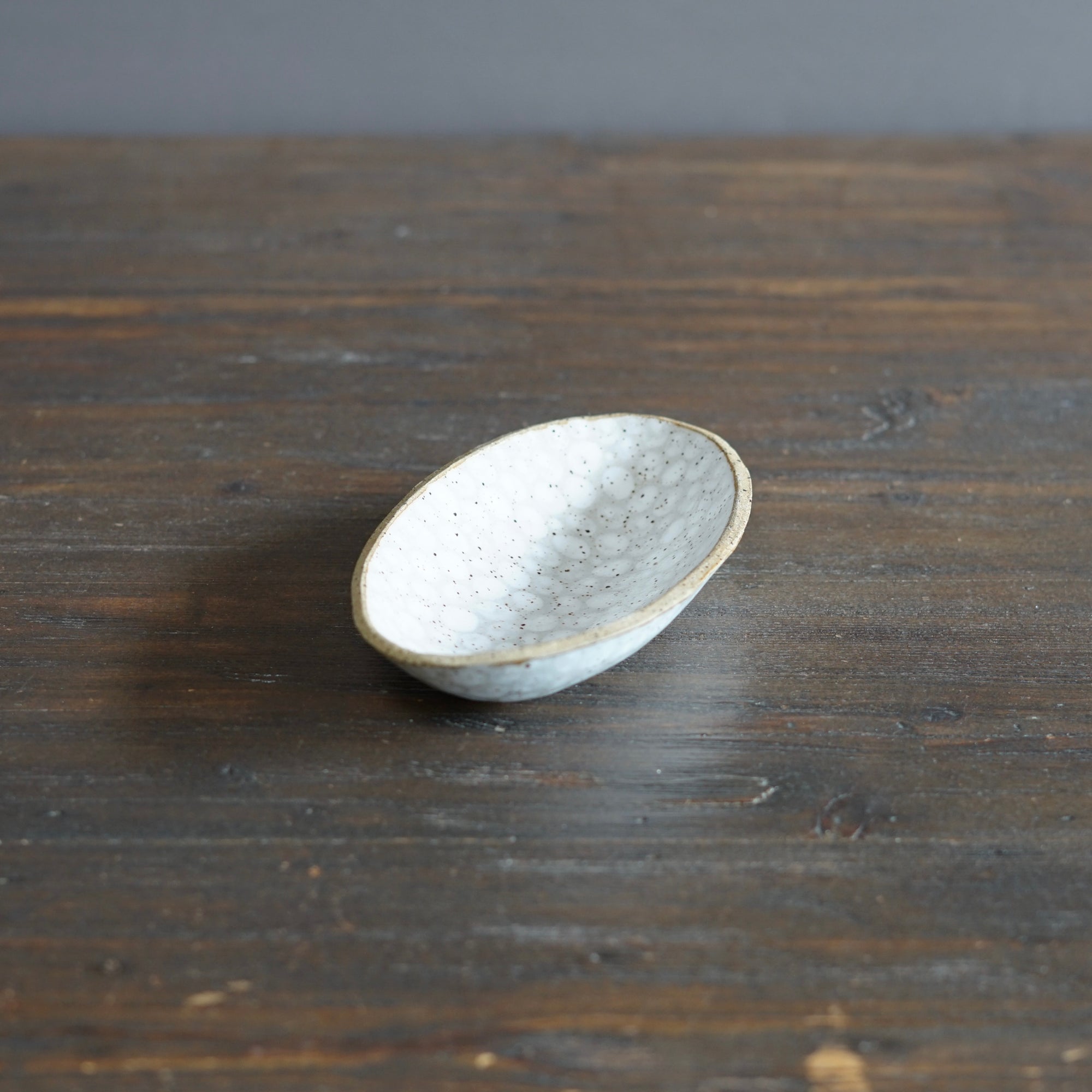 White Dots Small Oval Plate #LK830B