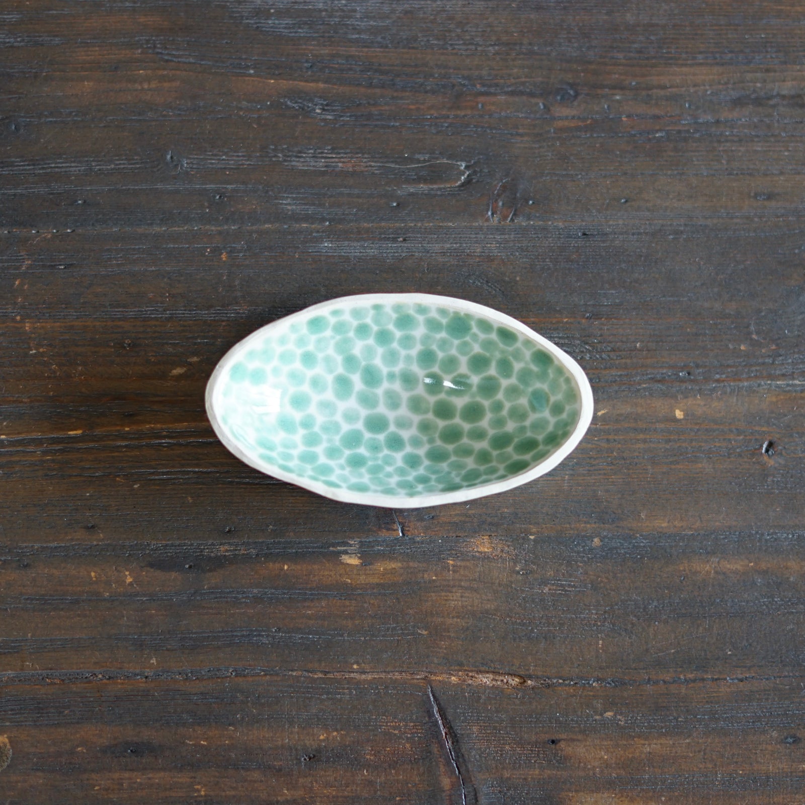 Green Dots Small Oval Plate #LK832B