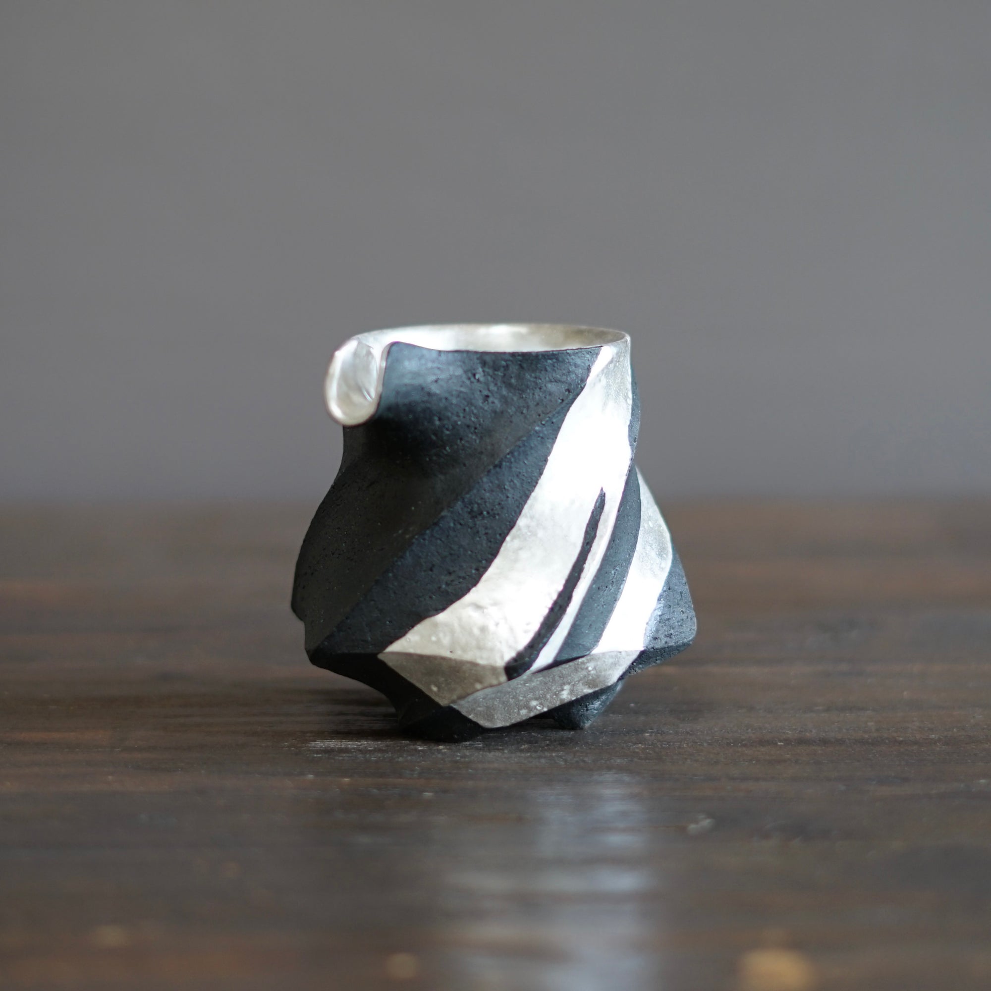 Twisted Luster KATAKUCHI Sake Server #OMT74A