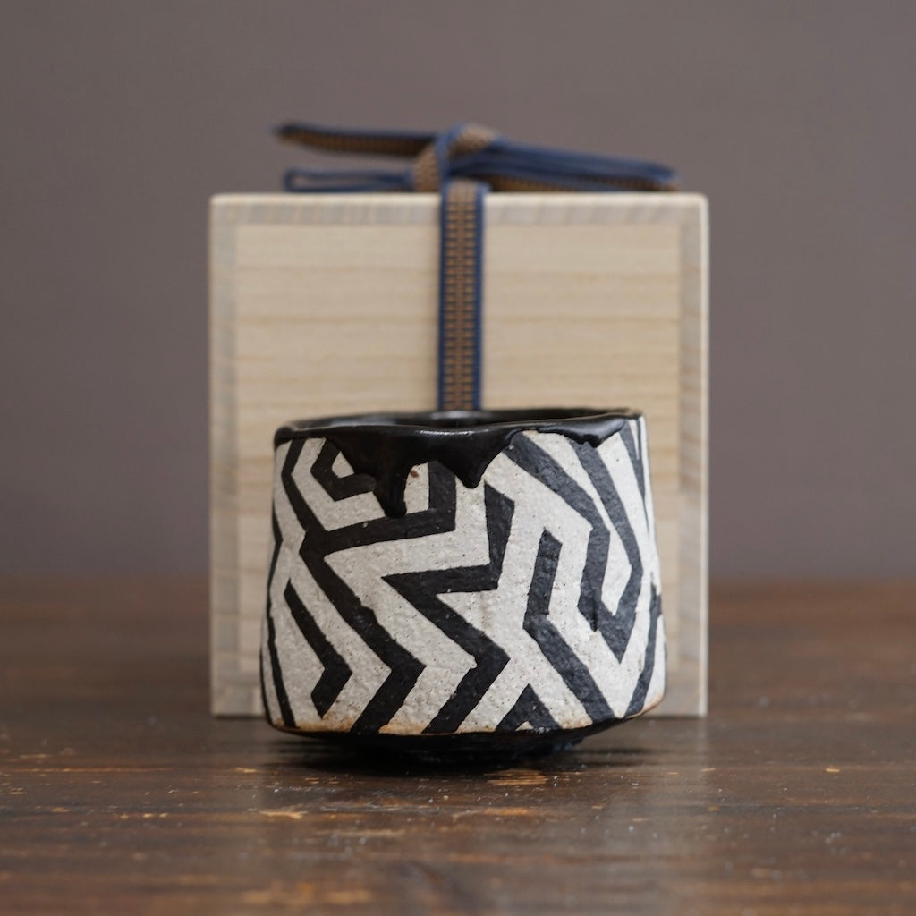 Dazzle Cylindrical Tea Ceremony Bowl #HT70