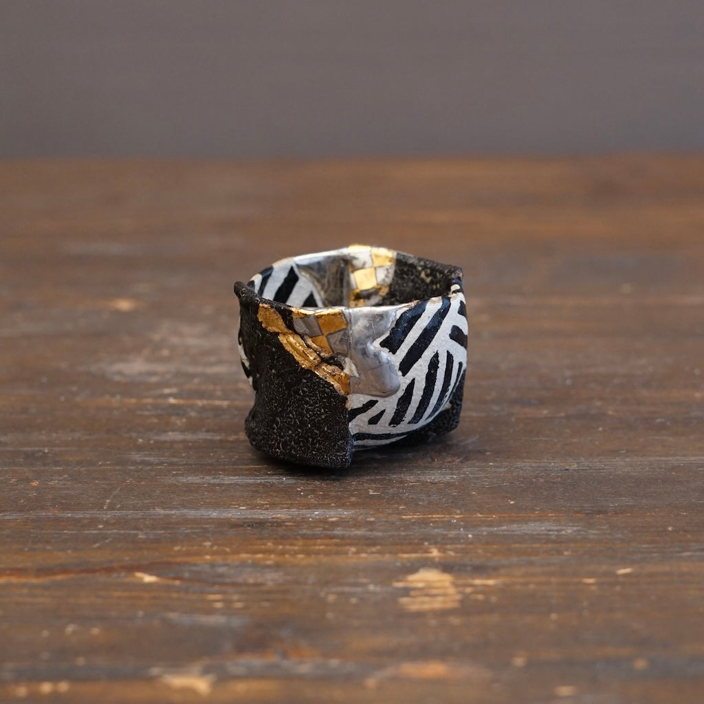 Dazzled and Black Four-Split Sake Cup #HT114