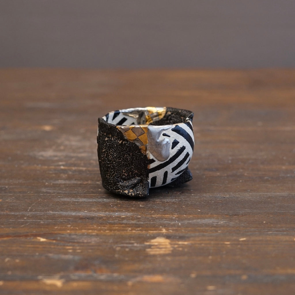 Dazzled and Black Four-Split Sake Cup #HT114