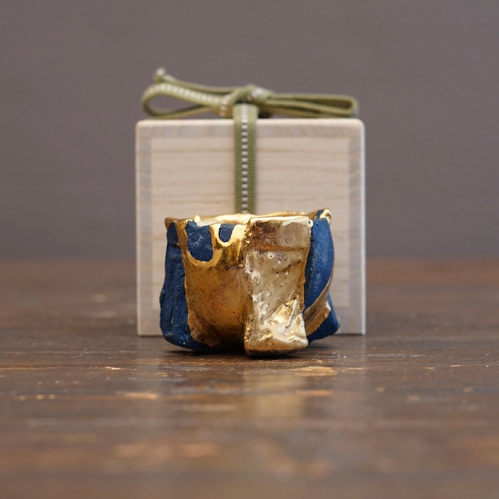 Blue / Gold Eight-Split Sake Cup #HT116