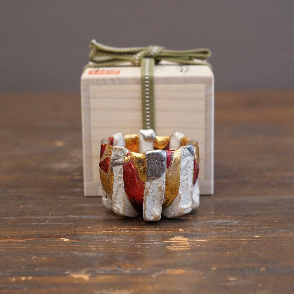 Eight-Split Gold / Red Glazed Sake Cup #HT117