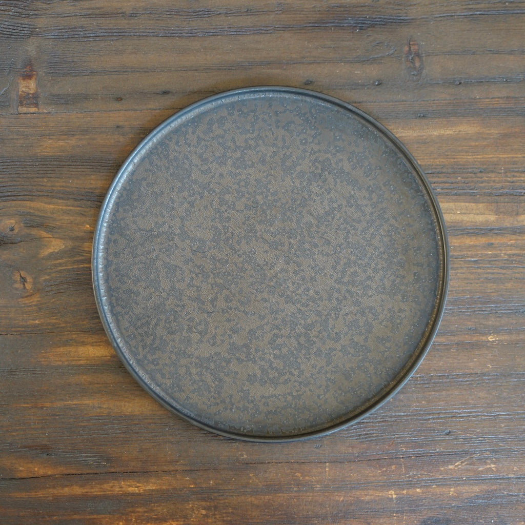 Rimmed Round Plate by Yuji Murakami