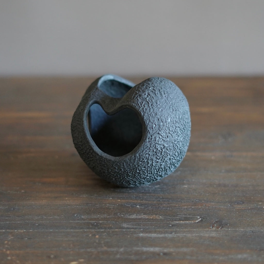 Small Dark Moon Black #KY93