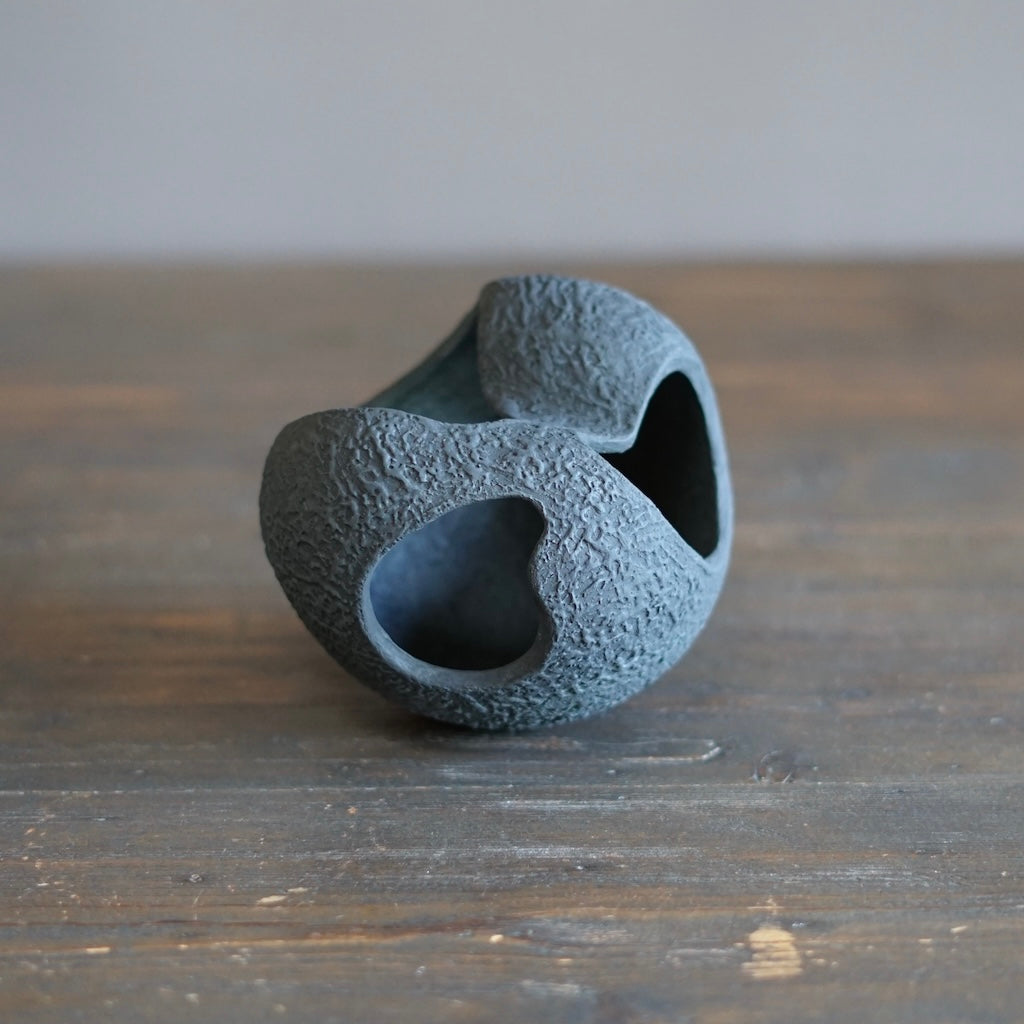 Small Dark Moon Black #KY93