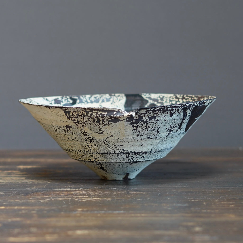 GYOKKAKU Medium Serving Bowl #AN69