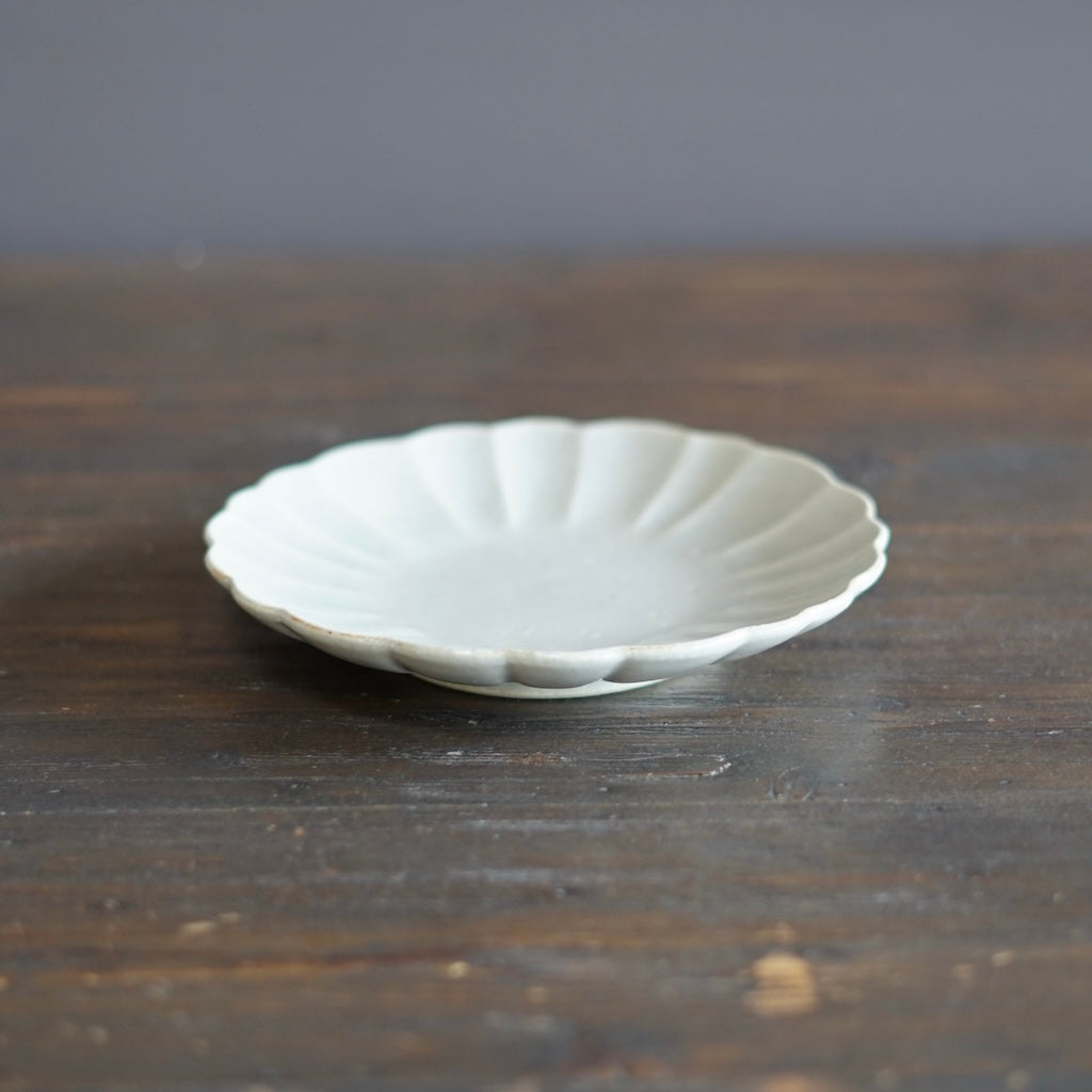 White Flower Dish #TK7