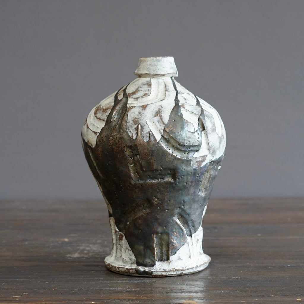 Carved Flower Vase #HT510