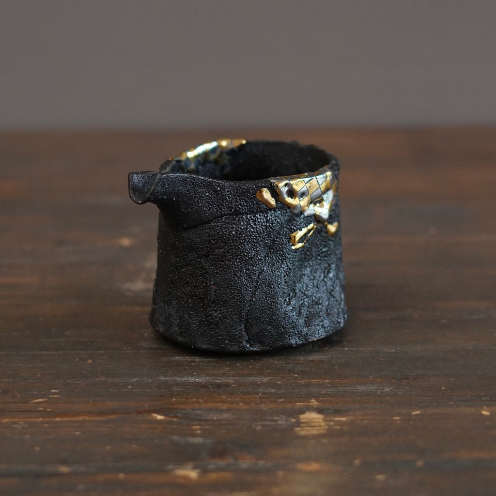 Gilded Coal KATAKUCHI Sake Server #HT535