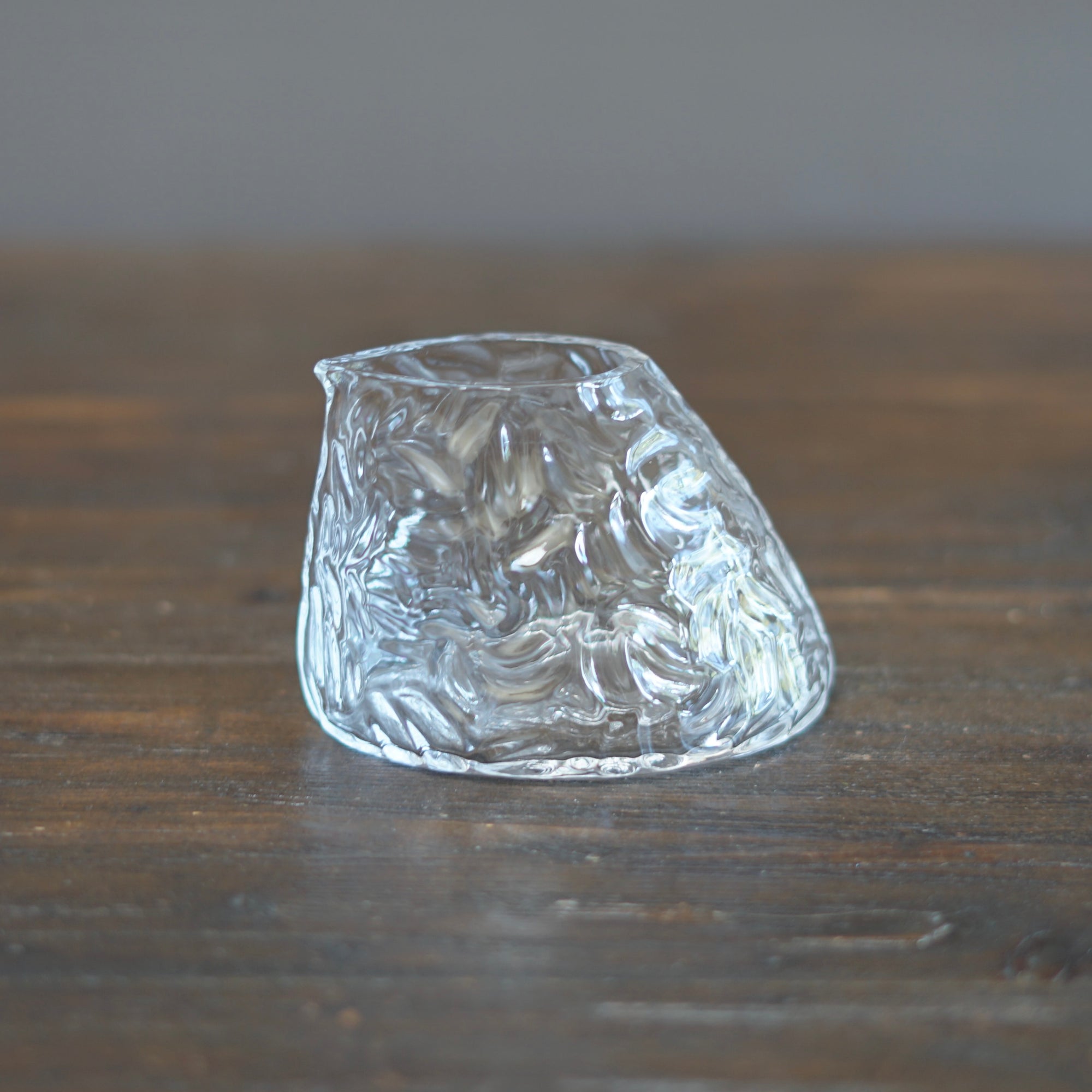 Wavy Glass Server #MZ1203