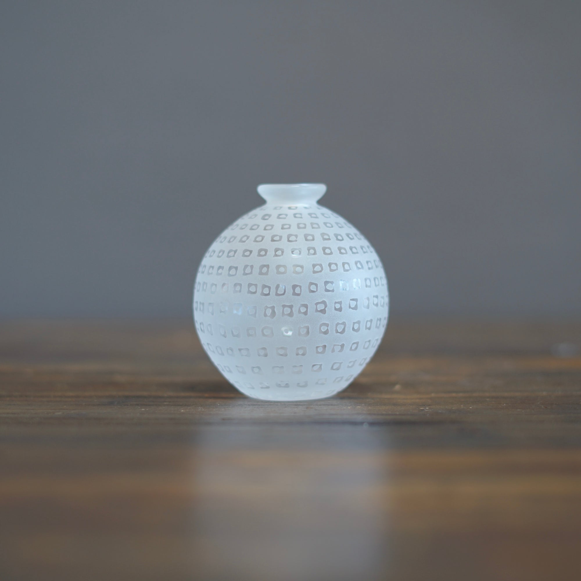 White Globe Bud Vase #YY2A