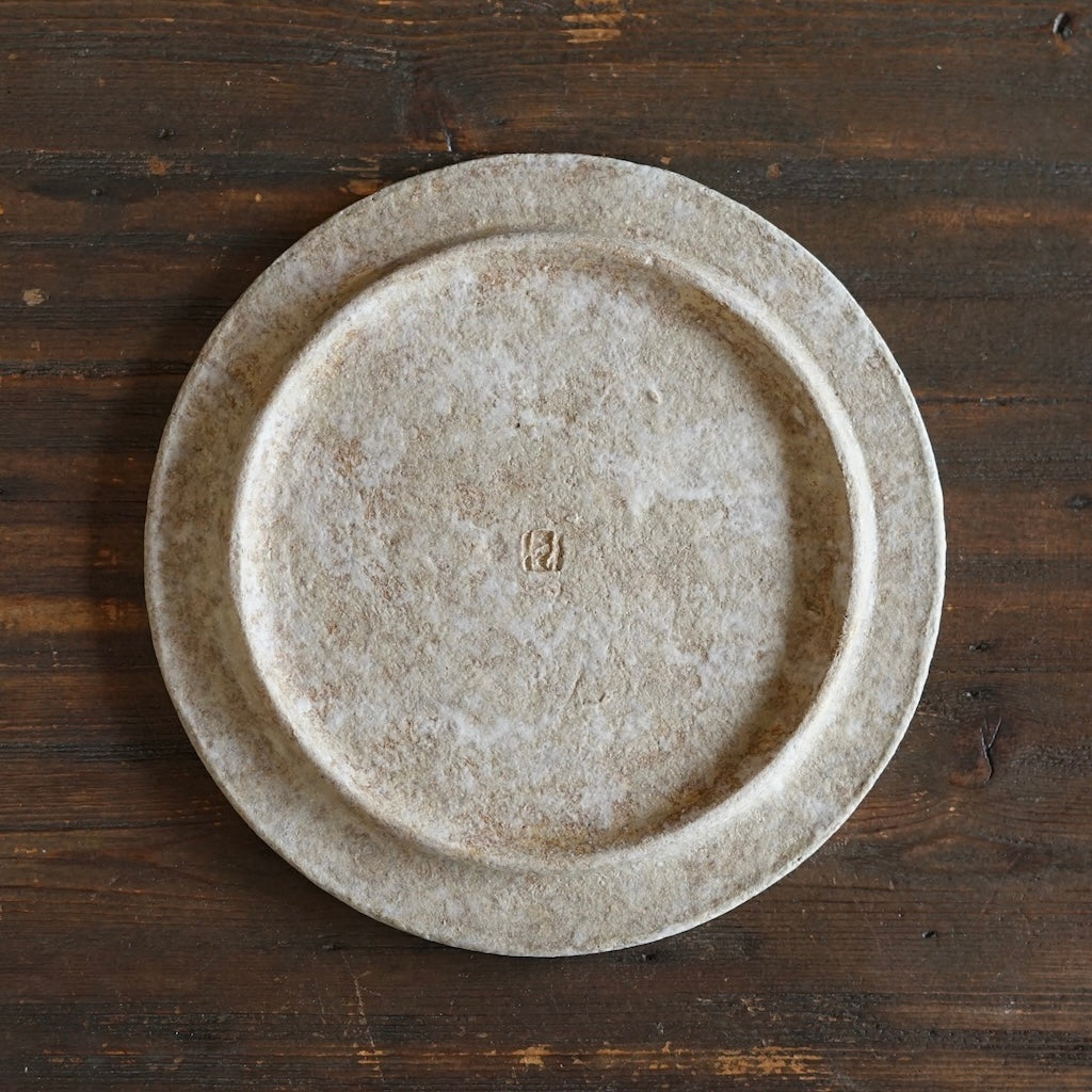 Disc Plate, Kaolinitic Clay Finish #MG2C