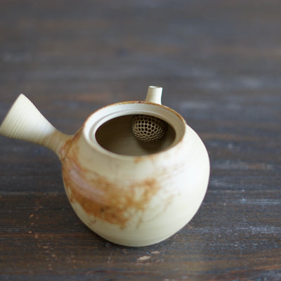 Happy Rabbit Tea / Sake Cup #K41C