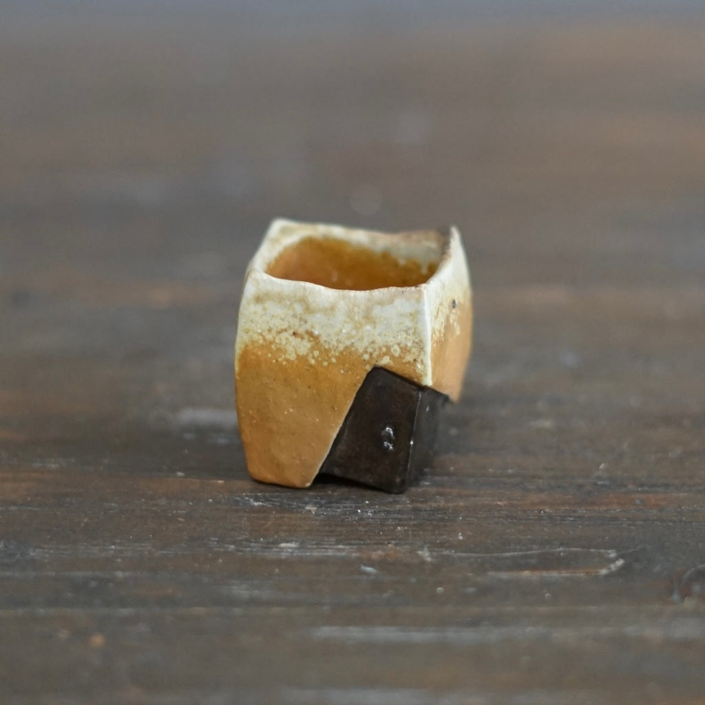 Sculpture GUINOMI Sake Cup #TR290