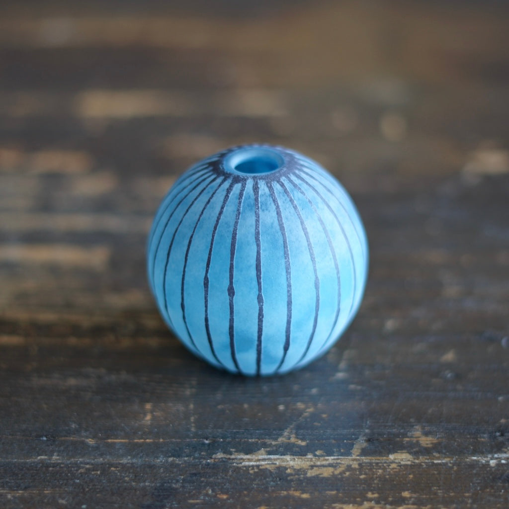 Round Ball Bud Vase Frosted Blue Stripes #YY31B