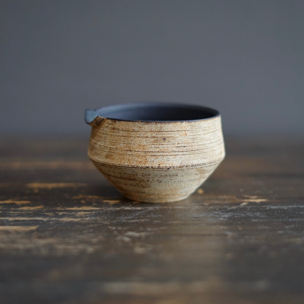 Izu Clay Slip Spouted Bowl #AK33E