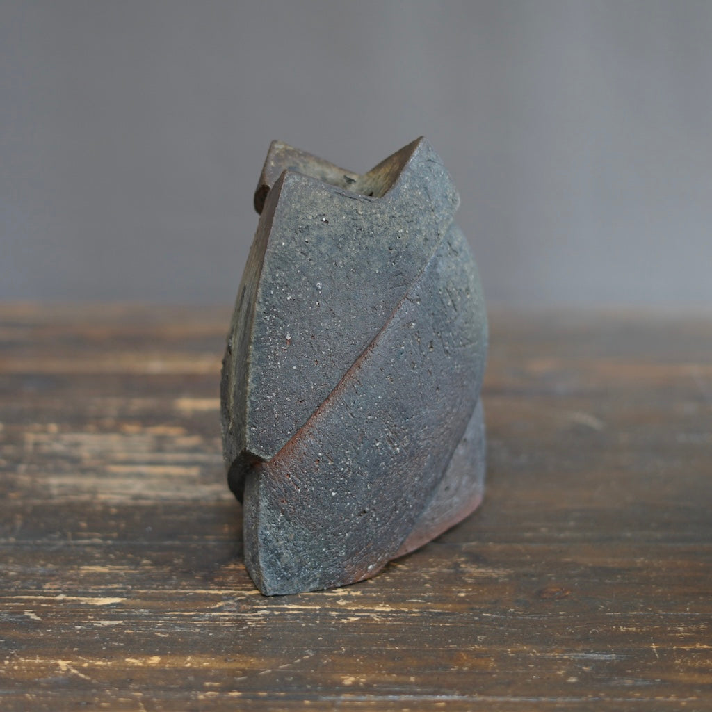 Medium Flower Vase / Sculptre #TR235