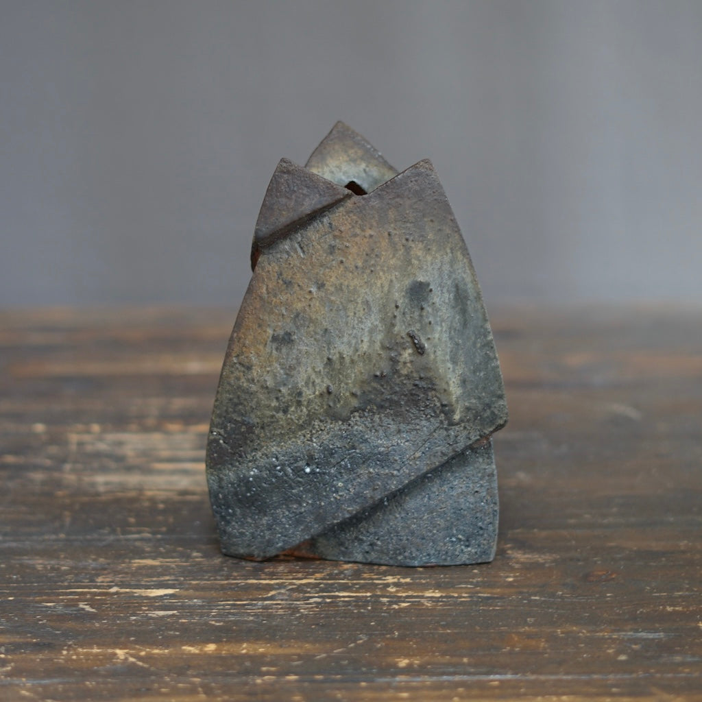 Medium Flower Vase / Sculptre #TR235