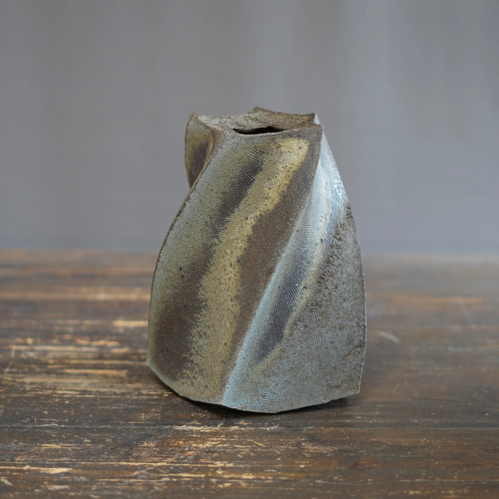 Twisted Flower Vase Small / Sculpture #TR236