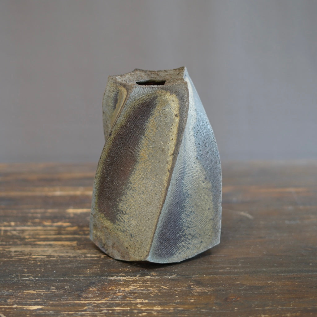 Twisted Flower Vase Small / Sculpture #TR236