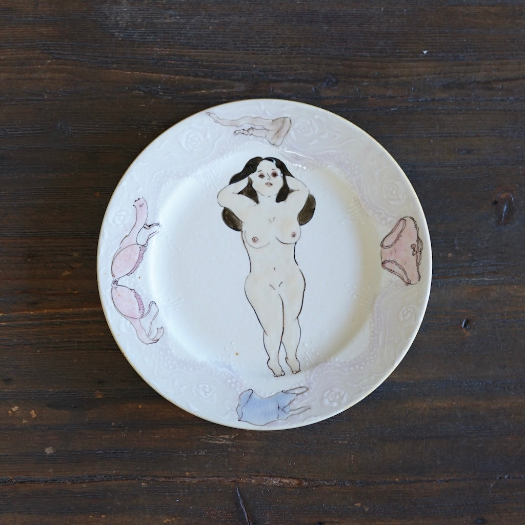 Feminine Figure Plate #MA139D