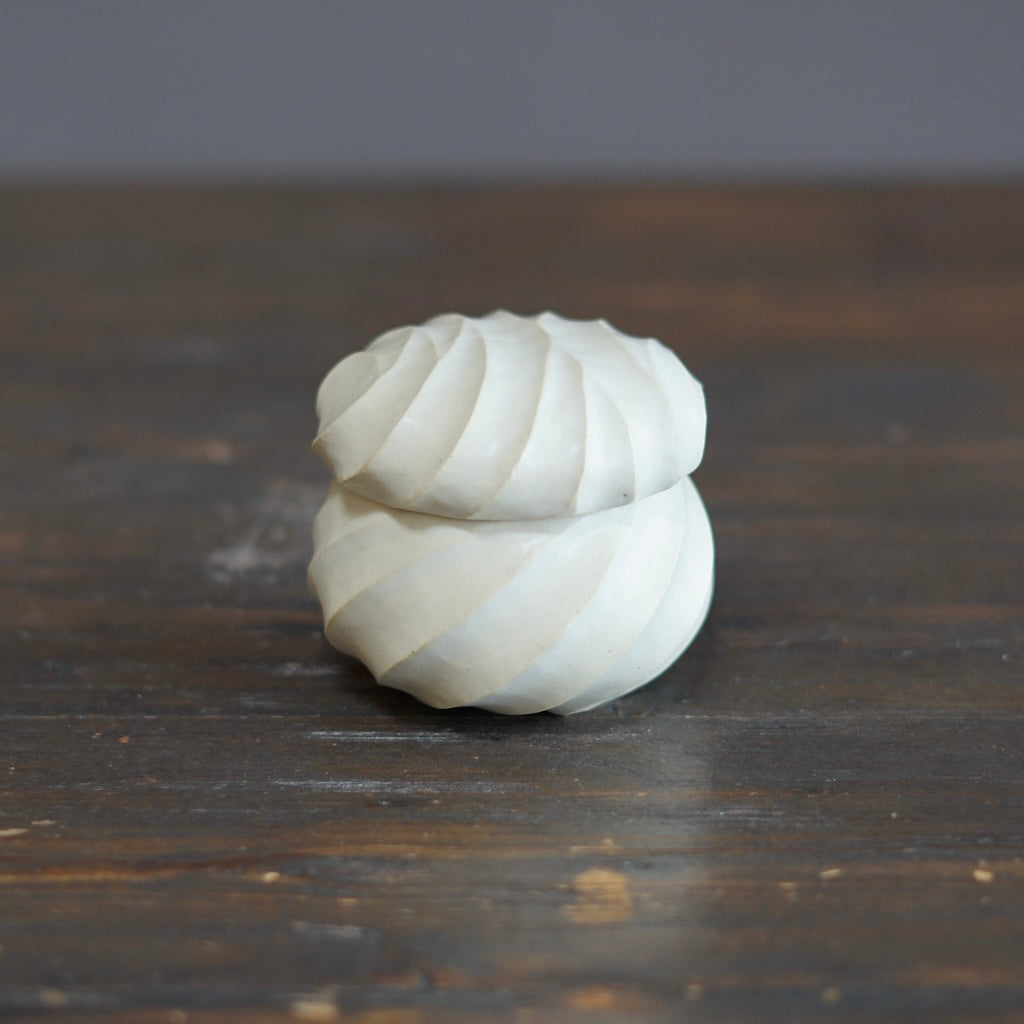 Twisted White Container #OMT123E