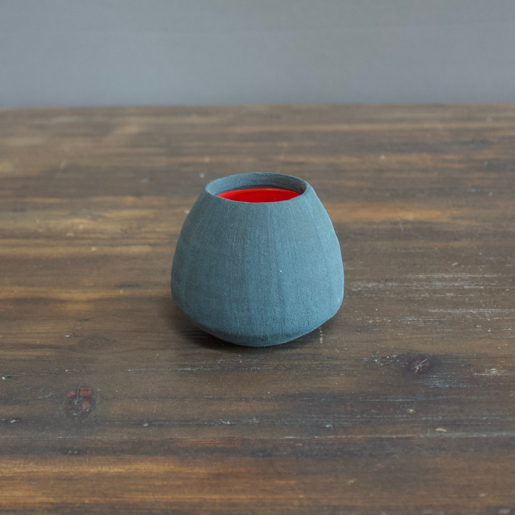 Mini Dino Vase Gray / Red #JT319