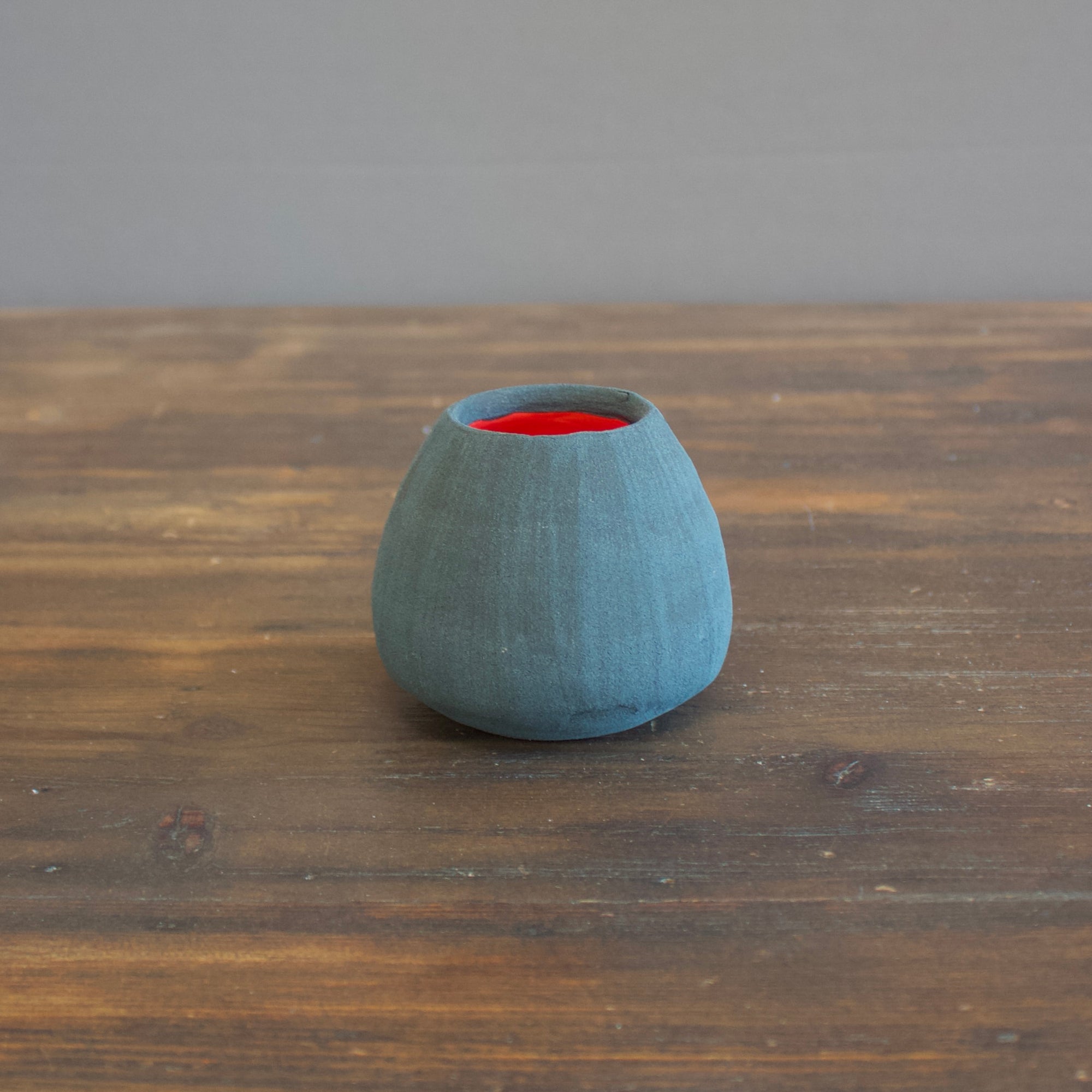 Mini Dino Vase Gray / Red #JT325