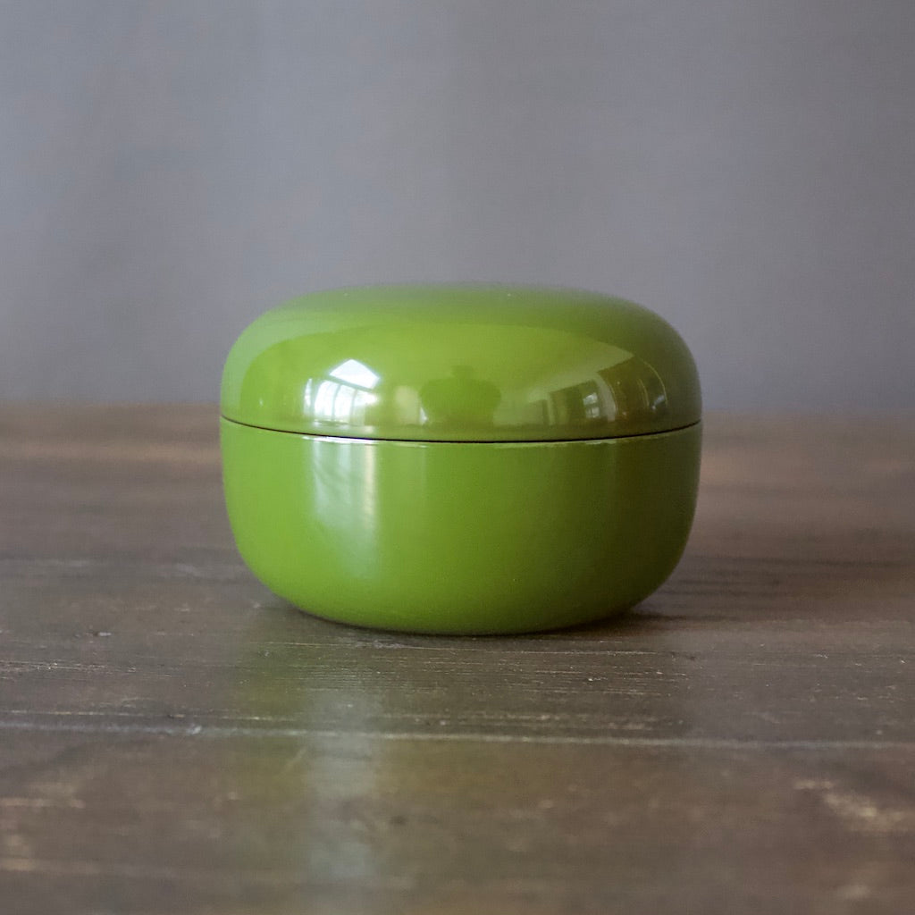 Round Lacquer Bonbonnière Green